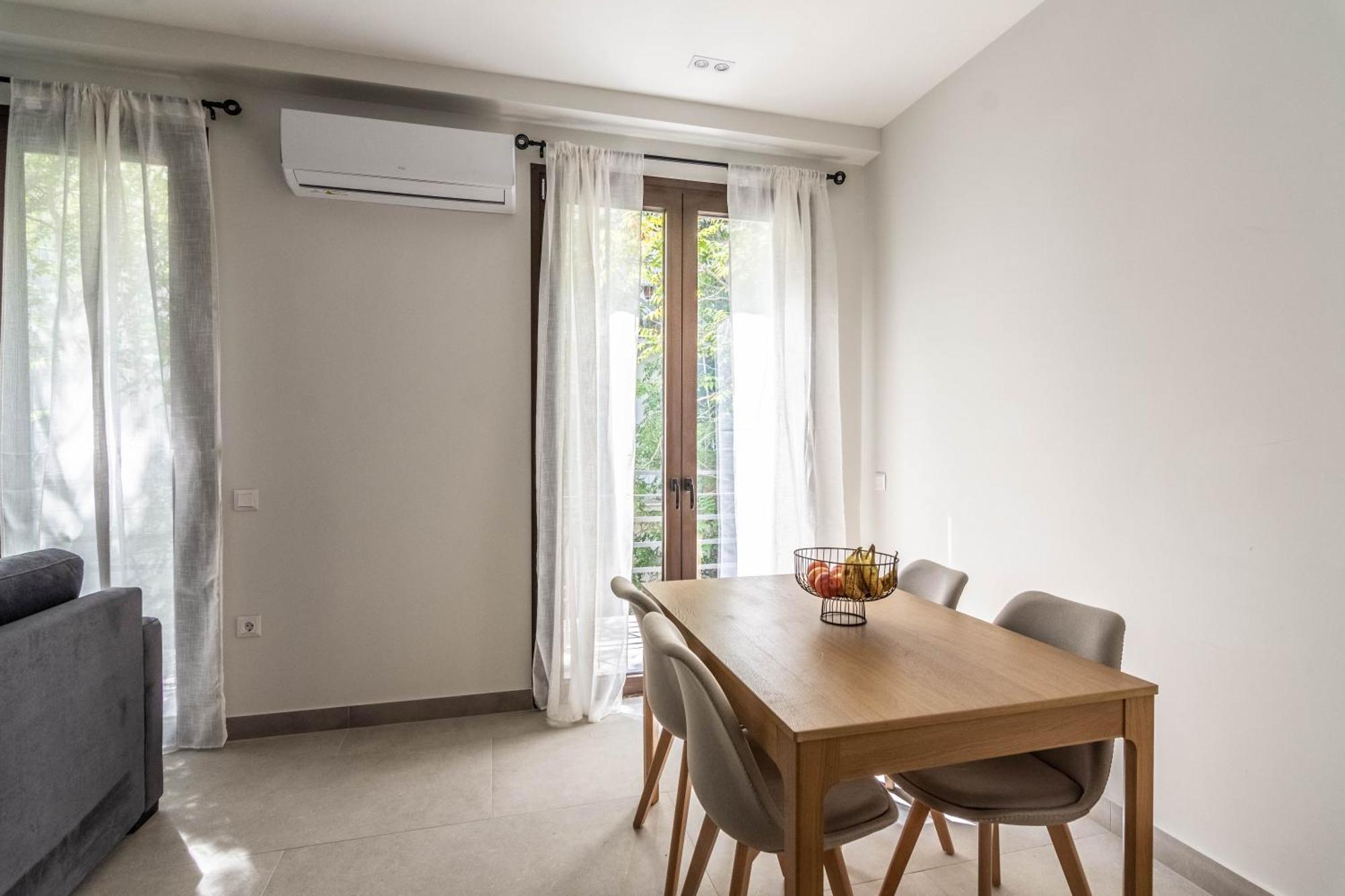 Apartment Legas *